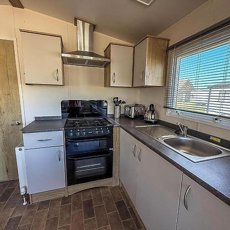 Lovely 6 Berth Caravan At Cherry Tree Holiday Park, Ref 70403C Great Yarmouth Exterior photo